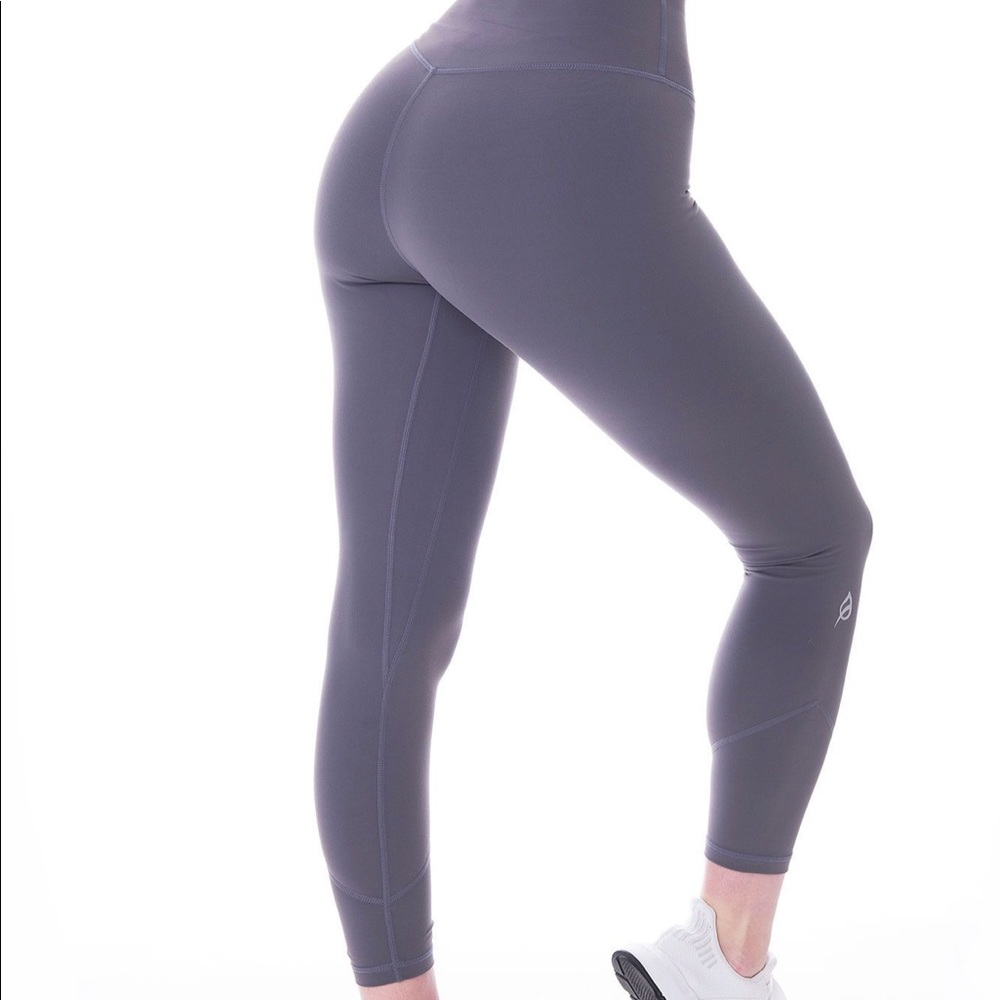 P’tula Alainah grey leggings SZ medium.